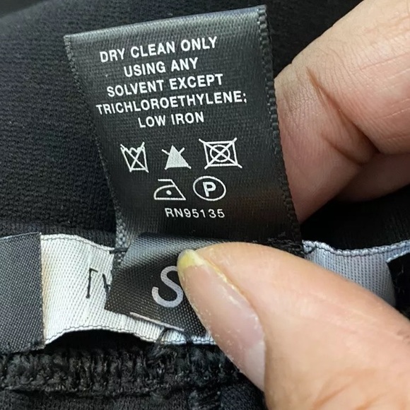 NWT LAFAYETTE 148 Solid Black Jersey Knit Stretch Waist Pencil Skirt P - Picture 6 of 7